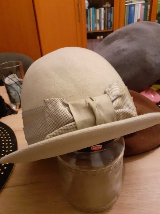 Kapelusz filcowy .Damski