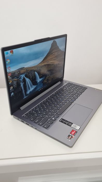 Ноутбук Lenovo Slim 3 15AMN8/15.6" FHD/Ryzen 5 7520u/8 GbRAM/512 GbSSD