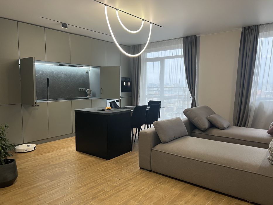 Мельника 10,Івано - Франківськ