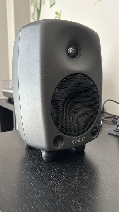 Par Genelec 8030a
