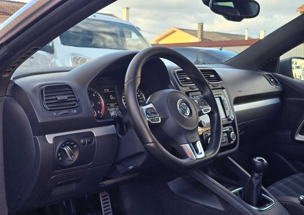 VOLKSWAGEN SCIROCCO 2.0TDI 140CV (LOOK R) FULL EXTRAS