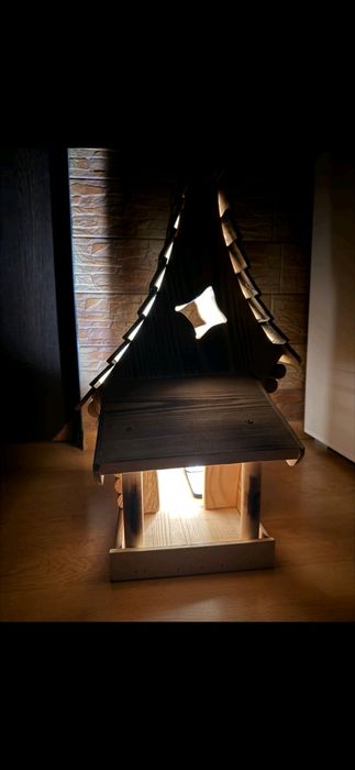 Lampion, karmnik do ogrodu