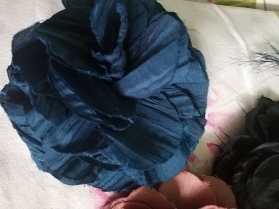 Квіточка заколка, брошка