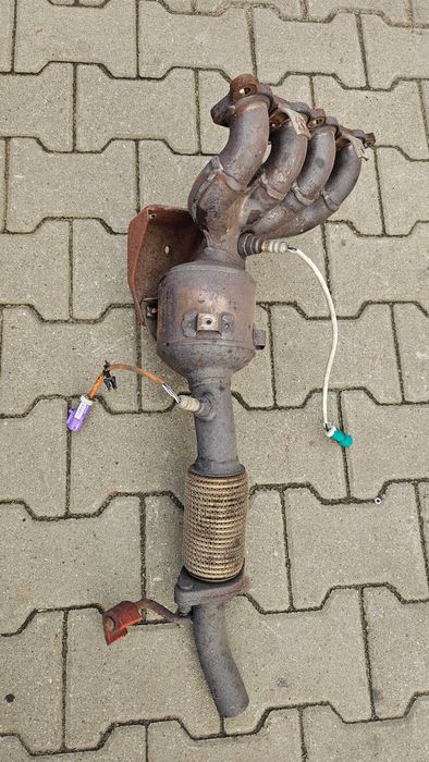 Ford Fiesta mk7 1.25 katalizator kolektor wydechowy 9V21-5G232-AD