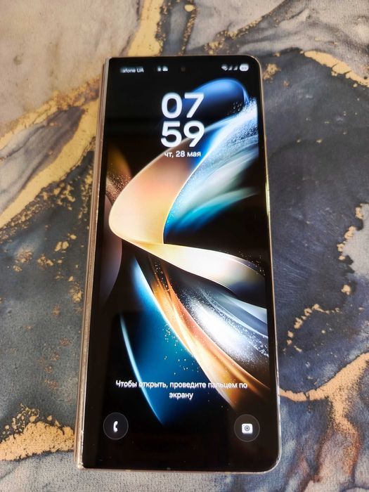 Продам Samsung Galaxy Z Fold 4 , 12/256Гб.  оригинал цвет золотой .