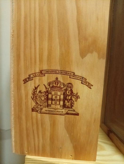 Caixas de vinho madeira