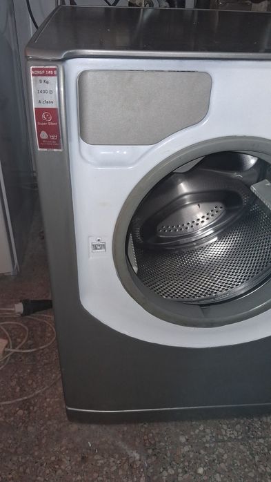 Maquina de lavar roupa Ariston 9kg