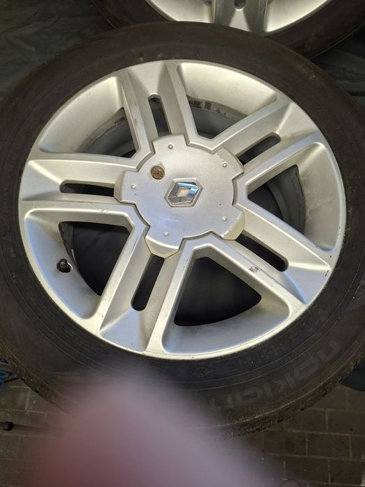 Felgi renault 7Jx17 5CH50 5x108 z oponami zimowymi