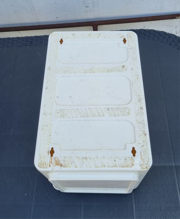 Caixa em plastico para Parede para fixar