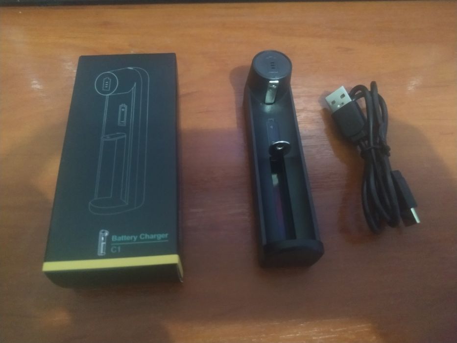 Зарядний пристрій для акумуляторів 18650, 21700, 26650 (Battery Charger C1)