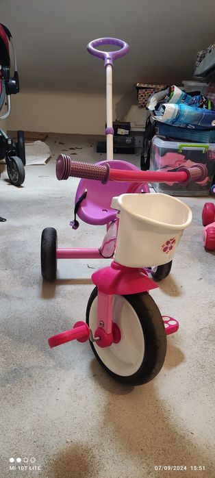 Várias brincadeiras para os pequeninos em excelente estado