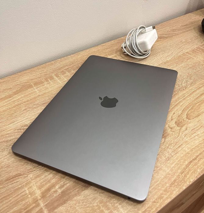 MacBook Pro (13-inch, 2019, Two Thunderbolt 3 ports) - com Touch Bar