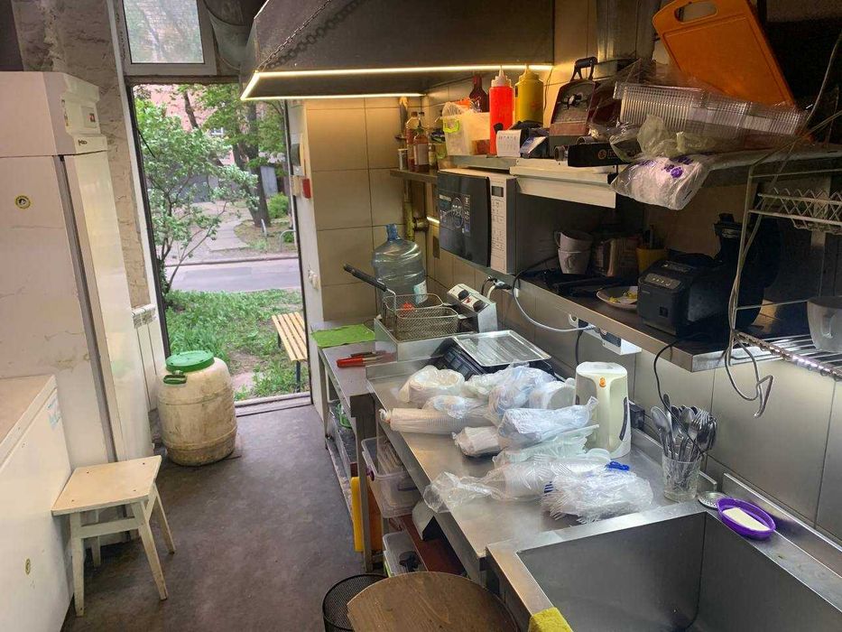 Готовое кафе с мебелью и оборудованием на пр.Науки под кафе, бар и т.д