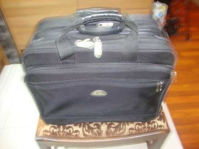 Torba na laptop, dokumenty