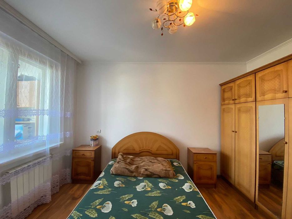 Трикімнатна квартира в р-ні автостанції на вул. Костомарова