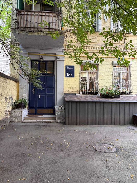Продам 2 кімнатну квартиру в центрі, Мала Житомирська 15а, Майдан