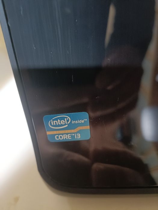 HP pro desk  Intel i3 Windows 10 pro