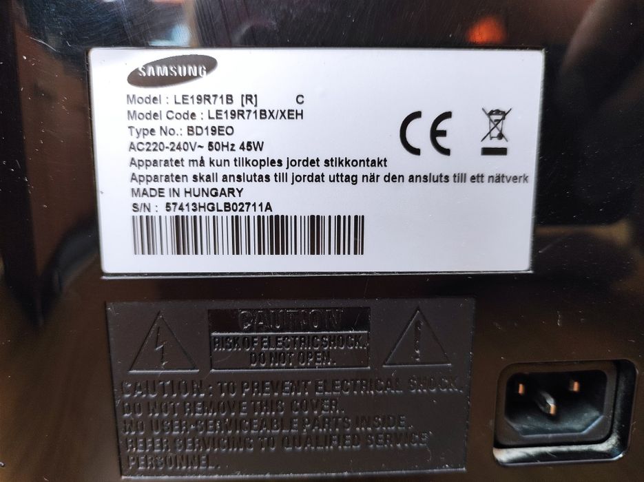 Samsung LE19R71B 19" LCD - TV / monitor - sprawny