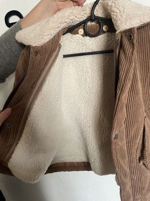 Теплая вельветовая десткая курточка 8 лет