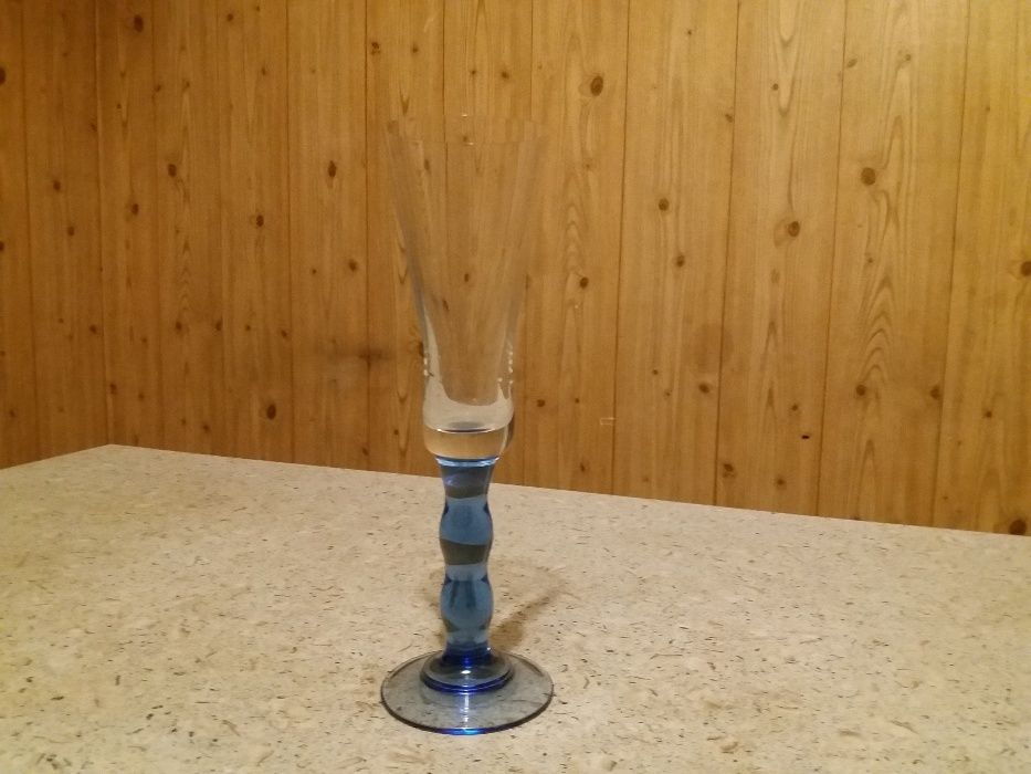 Бокал стеклянный