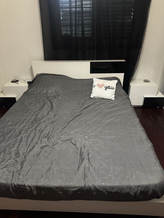 Quarto completo e praticamente novo
