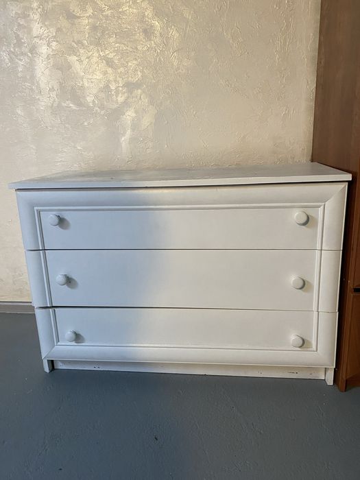 Продам мебель, шкаф, тумбочки