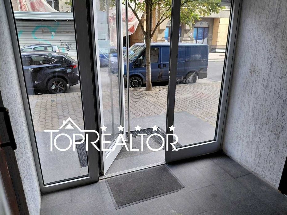 Здам в оренду  приміщення в центрі міста. Алчевських 3 .  45м2