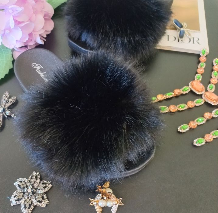 Меховие шльопки для дому та вулиці