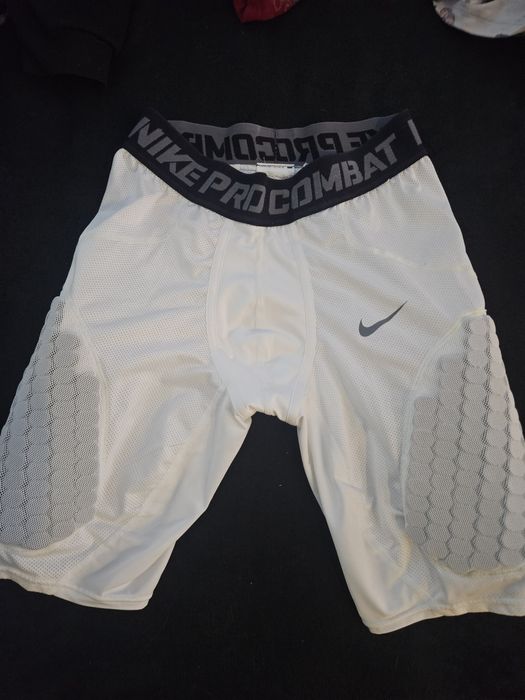 Spodenki nike pro combat z ochraniaczami