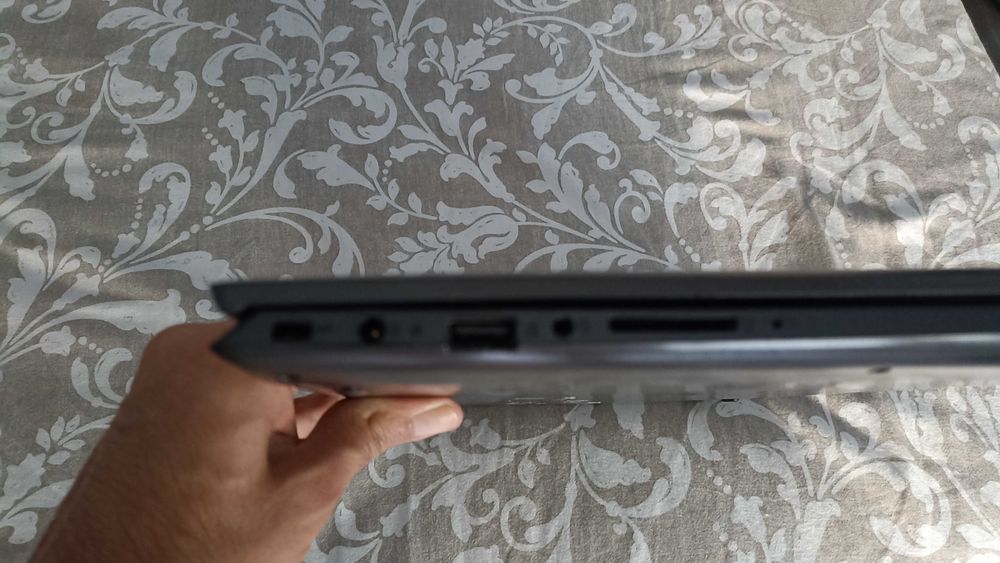 Touchscreen 14" 180o Lenovo IdeaPad Intel Pentium @2,10Gz 4Gb RAM