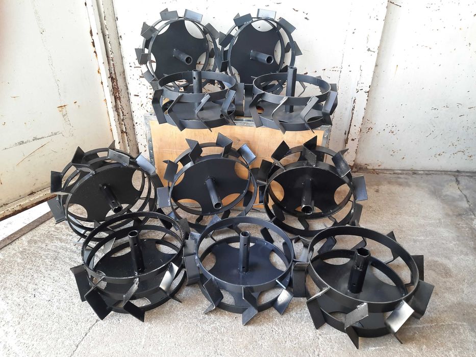 Грунтозацепы, железные колеса со ступицей для мотоблока d 360-440 мм.