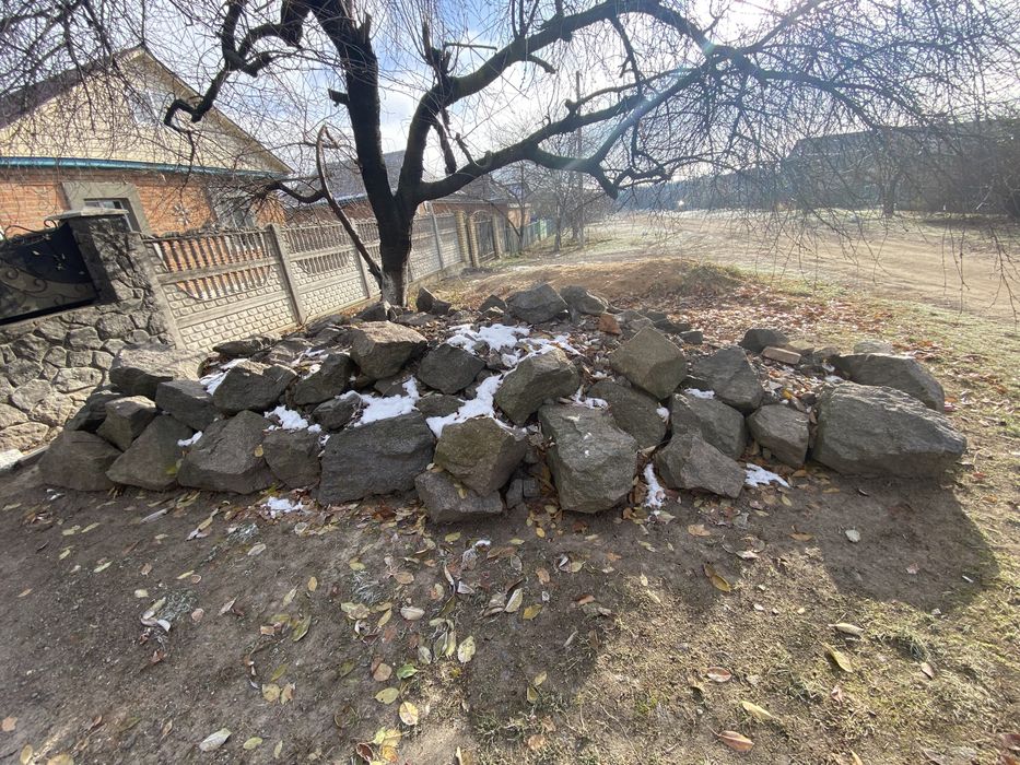 Продам камінь великий