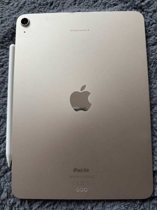 iPad Air (5th Generation) Wi-Fi, 256GB, jak nowy