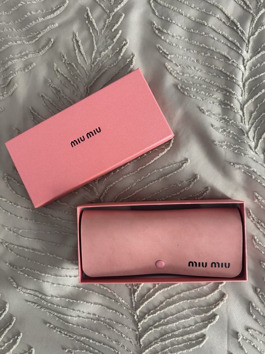 Oculos MiuMiu com acessórios
