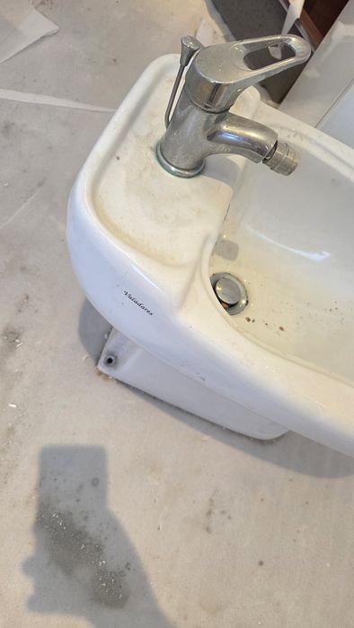 Bidé como novo Valadares com torneira