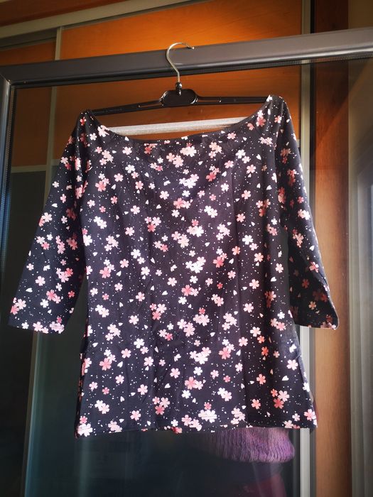 Camisola nova preta com flores,ombros de fora, mangas 3/4,Tezenis, M64551779833219123