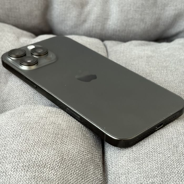 Apple iphone 15 Pro Black Titan