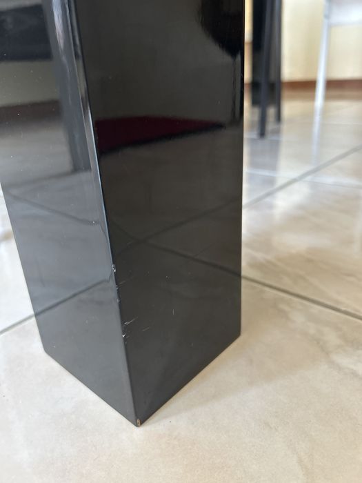 Conjunto de sala: mesa de jantar com 6 cadeiras (160x90cm) , mesa de centro(90x50cm), mesa pequena