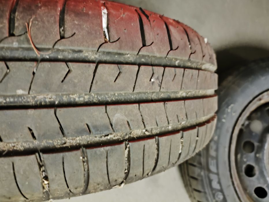 Vendo 4 pneus 175/65/14 dot 30-24 com jante furação 4x100