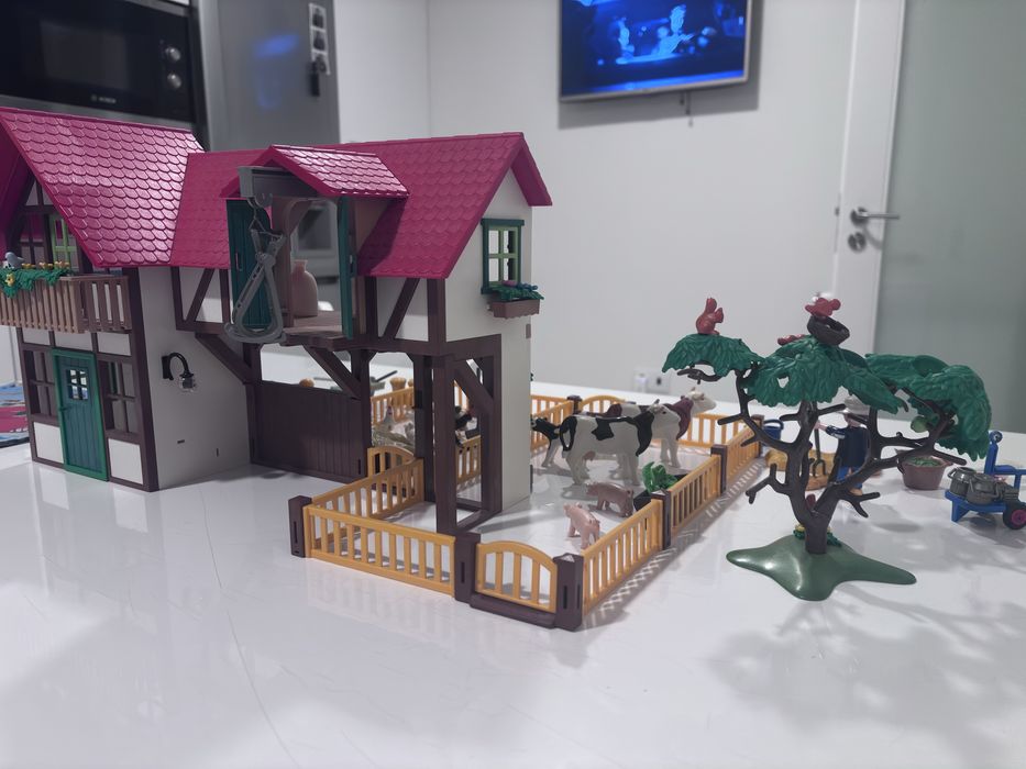 Playmobil 6120 Quinta / Estábulo Completo com Animais