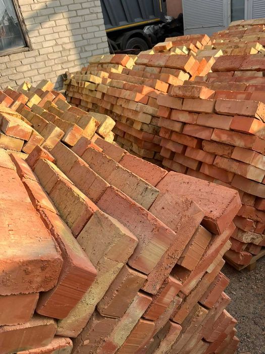 цегла , кирпич,бетон з доставкою ,самосвал ,маніпулятор