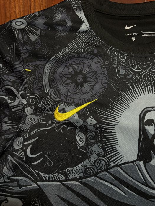 Camisola Brasil Nike Edição Especial Cristo Redentor - Preta/Cinza