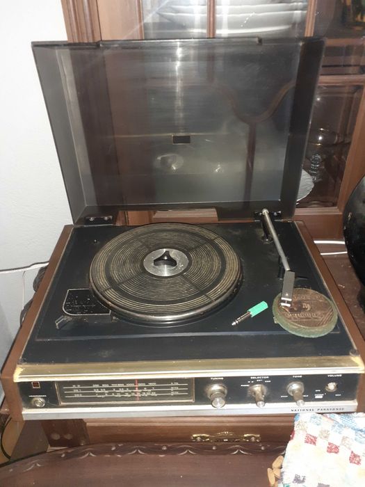 Gira discos dos anos 80 c/ radio