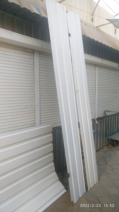Продам металлопрофильные листы в колличестве 4 штуки.