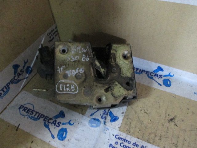 Fechadura / fecho porta trás esquerdo BMW 3 Cabriolet (E30)