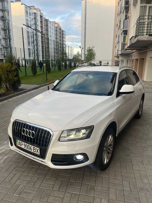 AUDI Q5 офіційний, без пошкоджень
