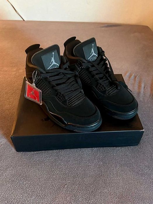 Jordan_ 4_ Retro_ Black_ Cat_ R.40