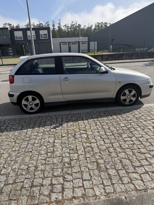 Seat Ibiza Sport 1.4 101cv – 2000€ Negociáveis