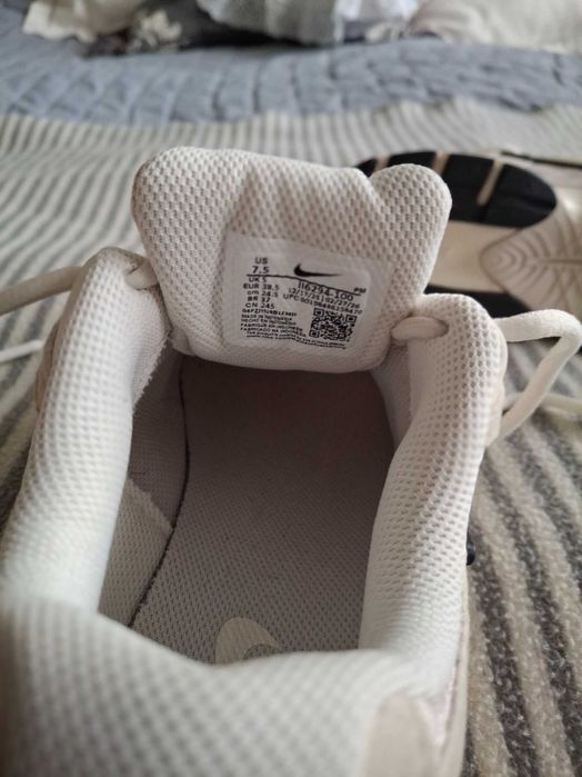 Buty sportowe  Nike 38.5