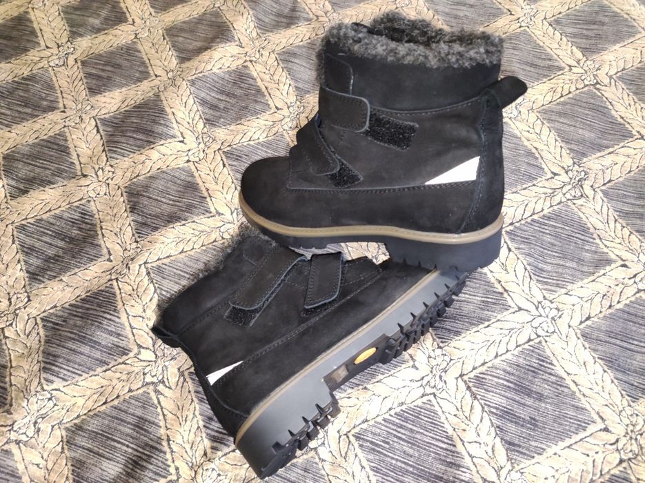 Продам жіночі чобітки